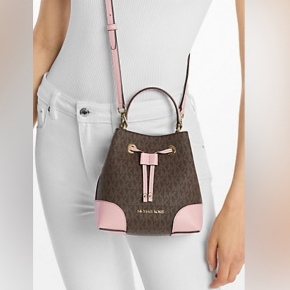 CLEARANCE! Michael Kors Mercer Small Logo Bucket Bag Powder Blush, 7×7.5×4.5 NWT - Picture 3 of 5